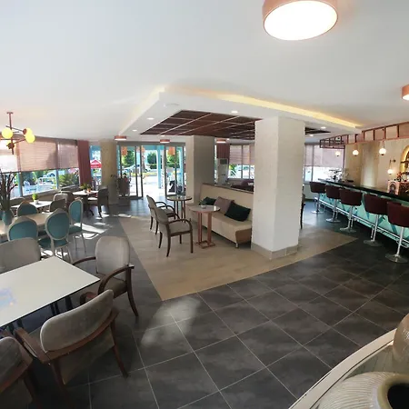 Irem Garden & Apartmanhotel 2*