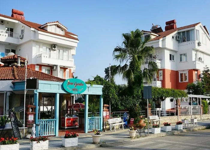 Irem Garden & Aparthotel 3*