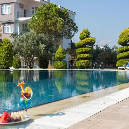 Irem Garden & Aparthotel 2*