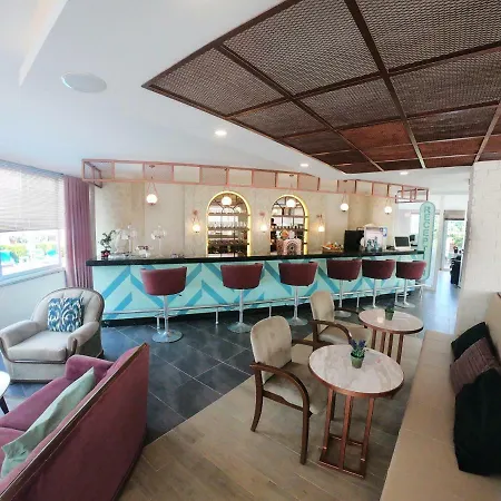 Irem Garden & 2* Side